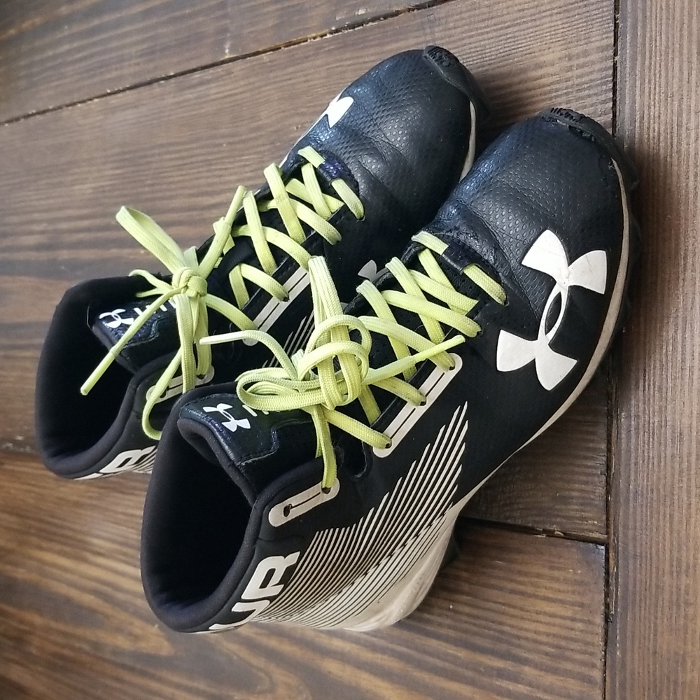 Under Armour Cleats Youth Size 4